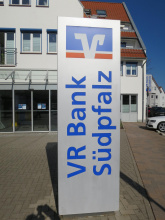 Scheckübergabe VR Bank Südpfalz